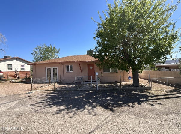 845 W SPRAY Street, Superior, AZ 85173