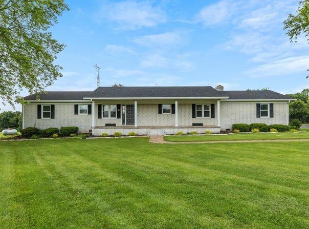 5695 Caneyville Road, Morgantown, KY 42261