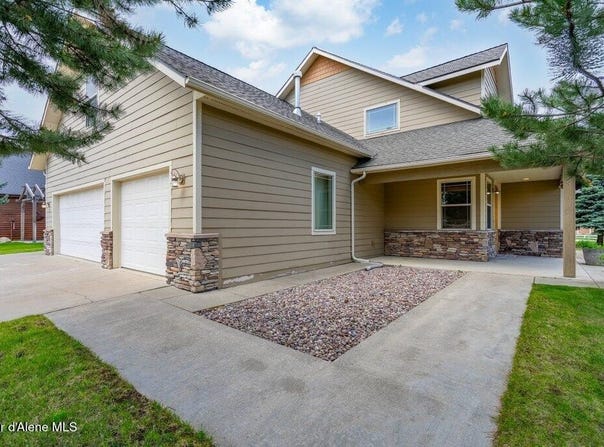 15360 N Nixon Loop, Rathdrum, ID 83858