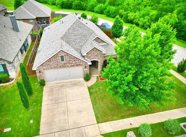 11800 Bexley Drive, Burleson, TX 76028