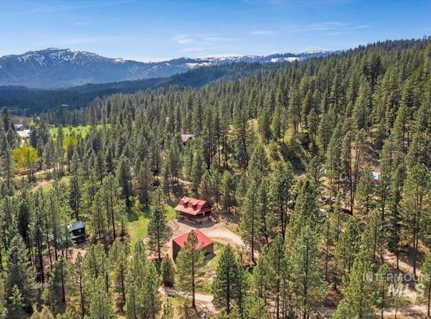 15 Crossbow Road, Garden Valley, ID 83622