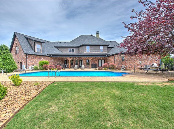 1816 S 27th Place, Rogers, AR 72758