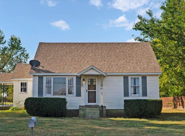 204 E Oak Street, Stockton, MO 65785