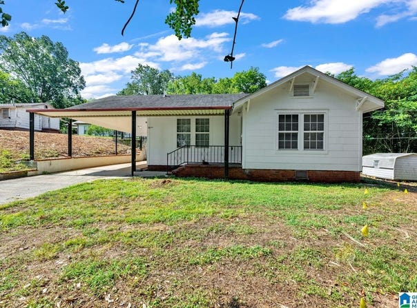 990 BLUFF STREET, BESSEMER, AL 35020