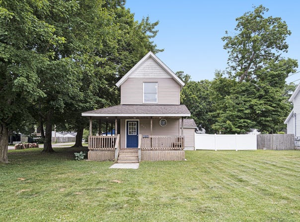 1003 Masonic Avenue, Belding, MI 48809