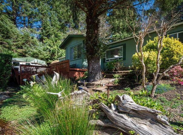 80 Keene Avenue, Depoe Bay, OR 97341