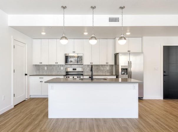 221 N Cliff Side, Hurricane, UT 84737