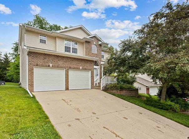 2019 Timber Ln, Coralville, IA 52241