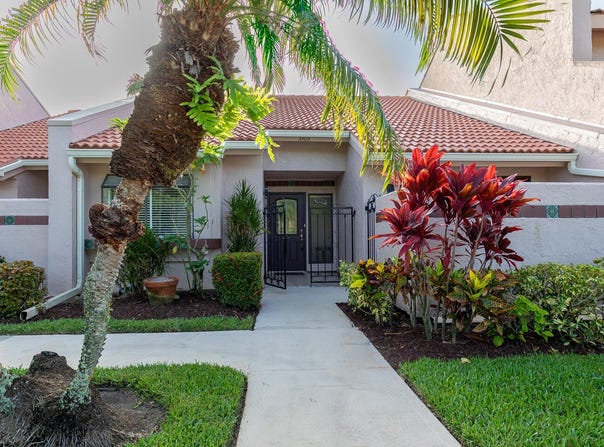 3303 SE Sandpiper Circle, Port Saint Lucie, FL 34952