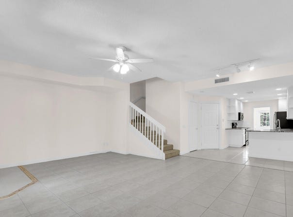 3183 E Community Drive, Jupiter, FL 33458