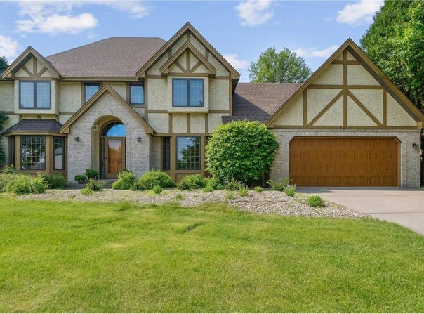3049 12th Street NW, New Brighton, MN 55112