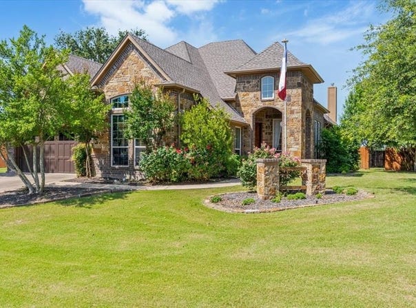 2937 Willow Ridge Circle, Granbury, TX 76049