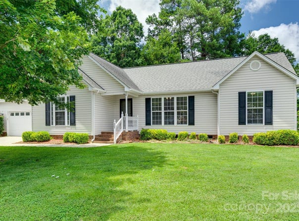 605 Summey Farm Drive, Dallas, NC 28034