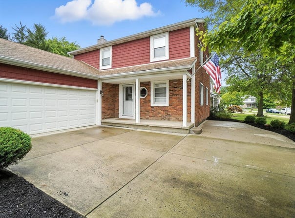 2372 Clover Blossom Court, Grove City, OH 43123