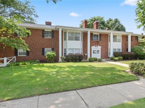 2888 Pease Drive unit: B110, Rocky River, OH 44116