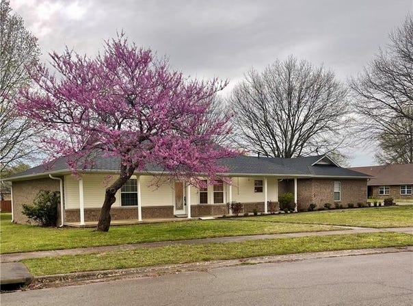 601 Westwood  AVE, Prairie Grove, AR 72753