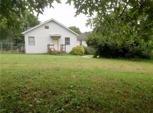 2915 Cravens Road, MO 63901