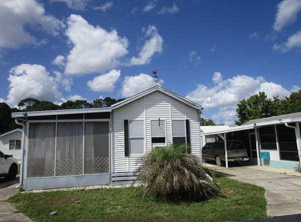 1175   Bay Rd, Mt. Dora, FL 32757