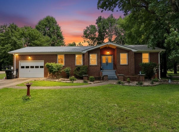 52 S Nottingham Lane, Murray, KY 42071