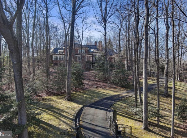 8541 OLD DOMINION DRIVE, MCLEAN, VA 22102