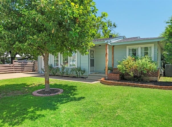 707 Sycamore Street, Weatherford, TX 76086