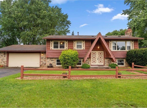 1355 Long Lake Road, New Brighton, MN 55112