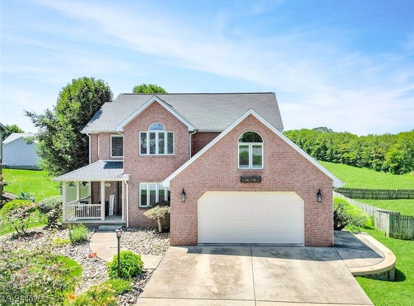 275 Churchman Circle, Wintersville, OH 43953