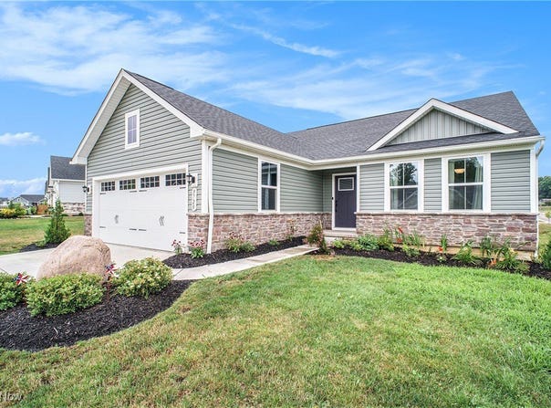 3720 Strawboard Avenue, Norton, OH 44203