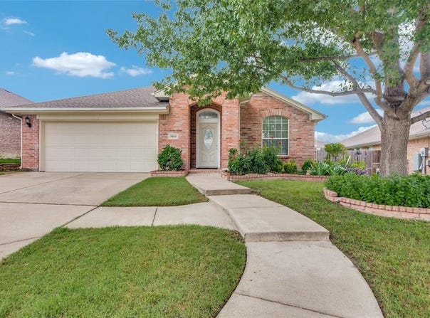 9804 Sterlinghill Drive, Fort Worth, TX 76108