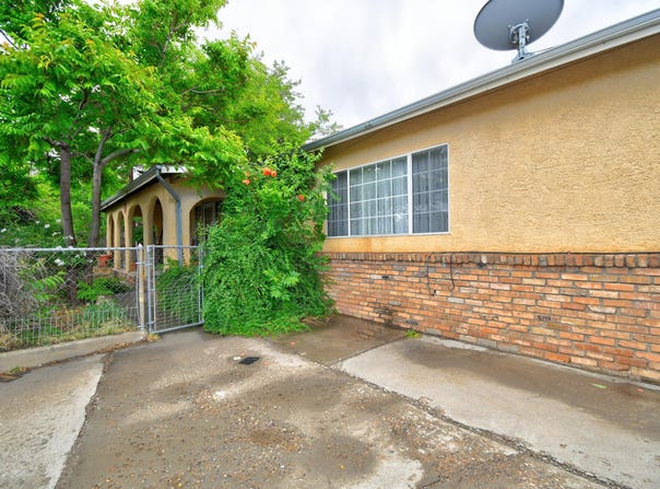 840 GRIEGOS Road NW, Albuquerque, NM 87107