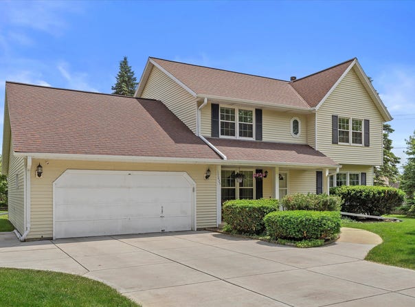 17035 Elizabeth Dr, Brookfield, WI 53005