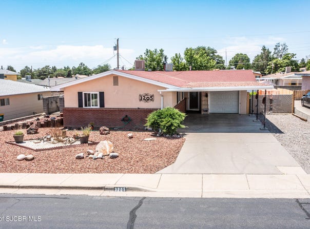 3205 CRESCENT Avenue, Farmington, NM 87401