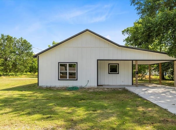 108 E Locust, Campbell, TX 75422