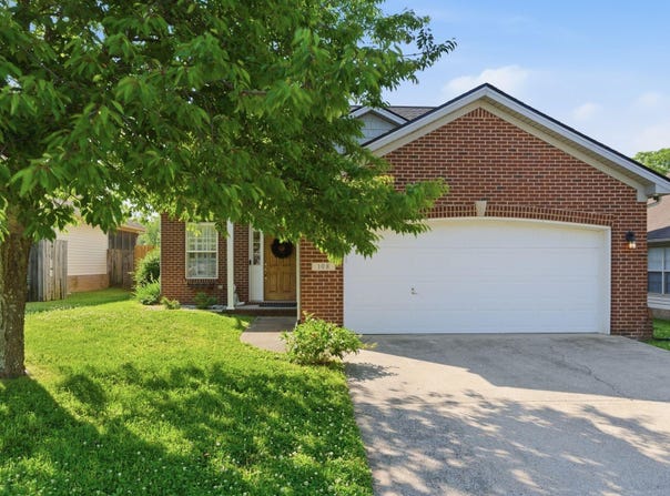 108 Back Stretch Drive, Georgetown, KY 40324