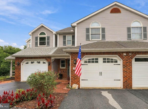 139 PEPPERTON Court, LITITZ, PA 17543