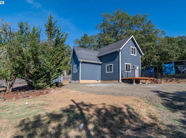 320 WELLS LN, Oakland, OR 97462