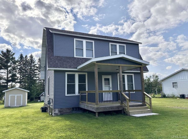 16 S Park, Iron Mountain, MI 49801