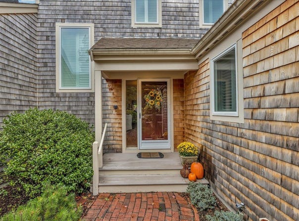 140 Kates Path, Yarmouth Port, MA 02675