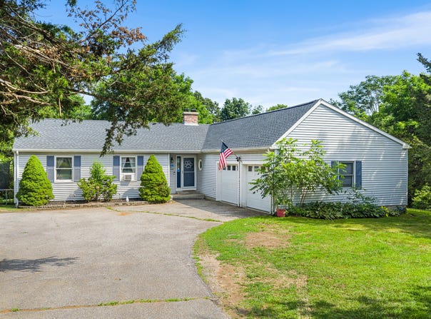 50 Mohegan Drive, Griswold, CT 06351