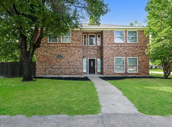 2057 Spinnaker Lane, Azle, TX 76020