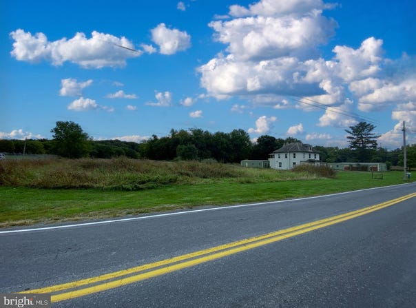 1040 CIDER PRESS ROAD, CHAMBERSBURG, PA 17202
