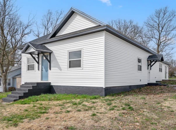 608 Main Street, Crane, MO 65633