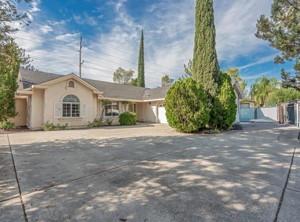 206 Shadowrun Court, Redding, CA 96003