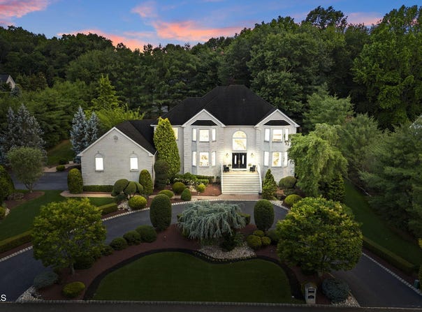 320 Sinclair Court, Morganville, NJ 07751