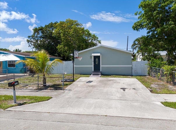 713 SW 9th Court, Delray Beach, FL 33444