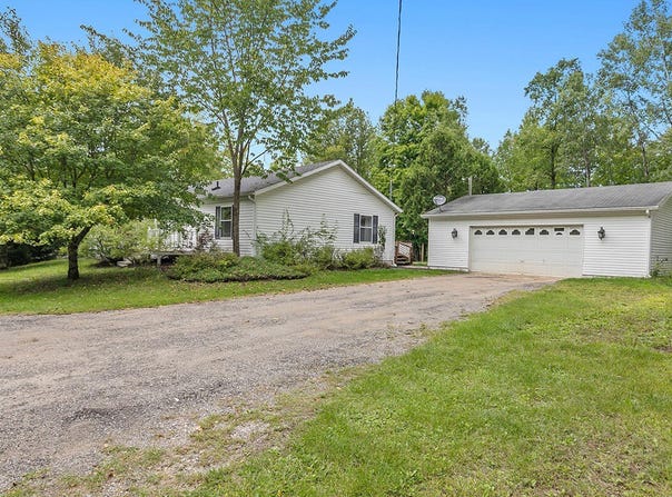 11478 E 7 Mile Road, Tustin, MI 49688