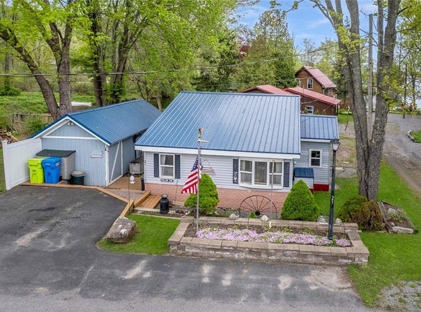 21 S Lake Road, DeRuyter, NY 13052
