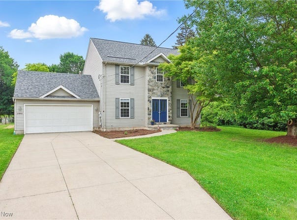 25901 Kennedy Ridge Road, North Olmsted, OH 44070