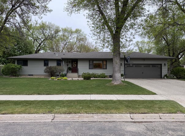 1899 Eisenhower Circle, Aberdeen, SD 57401