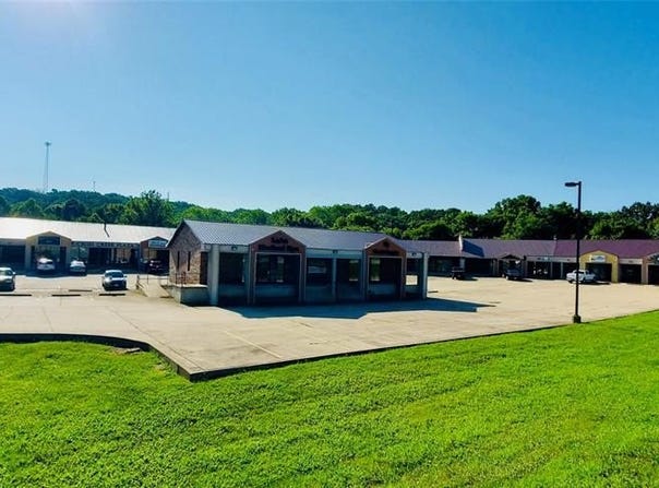 000 Ichord Avenue, Waynesville, MO 65583